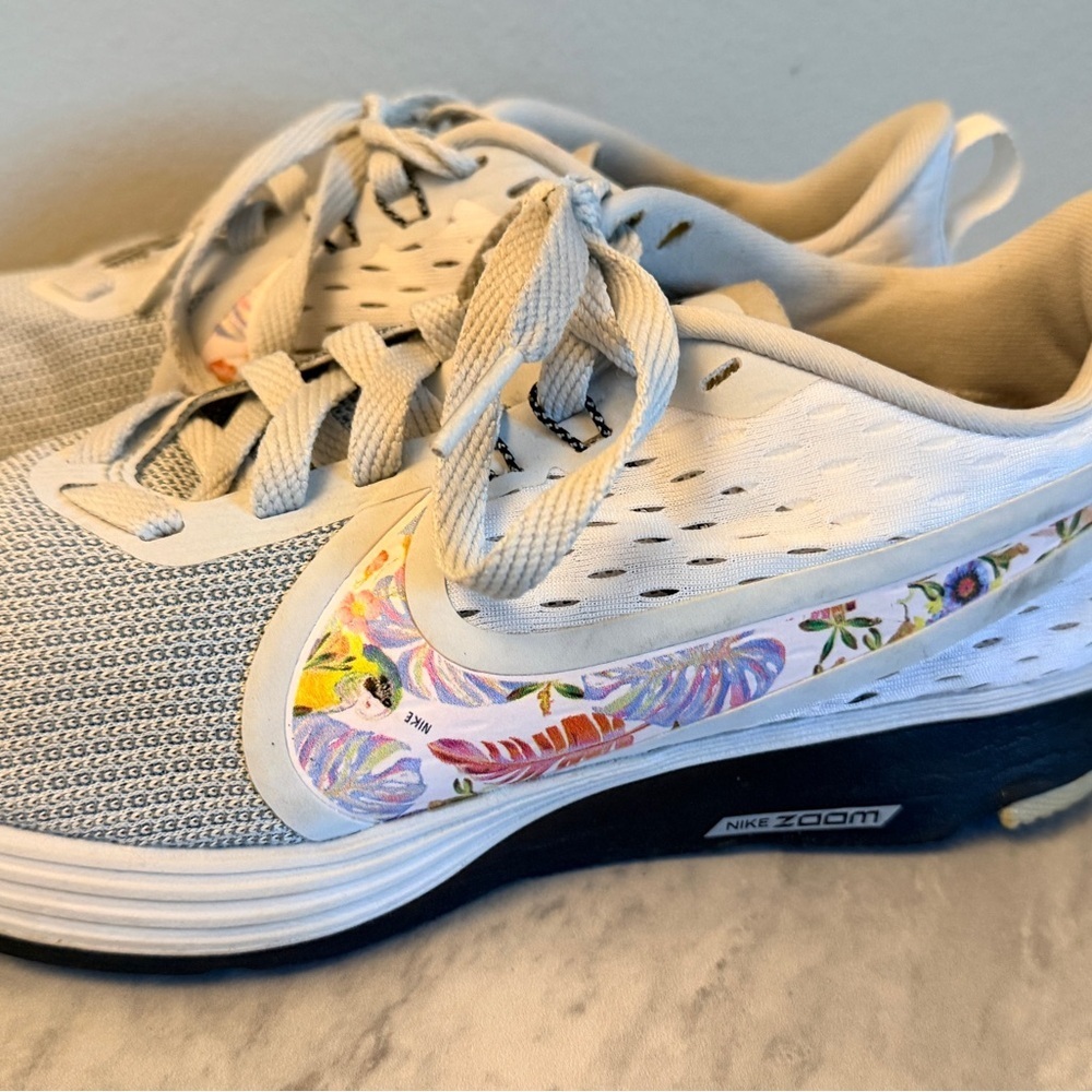 Nike White and Blue Floral Sneakers - Picture 3 of 9